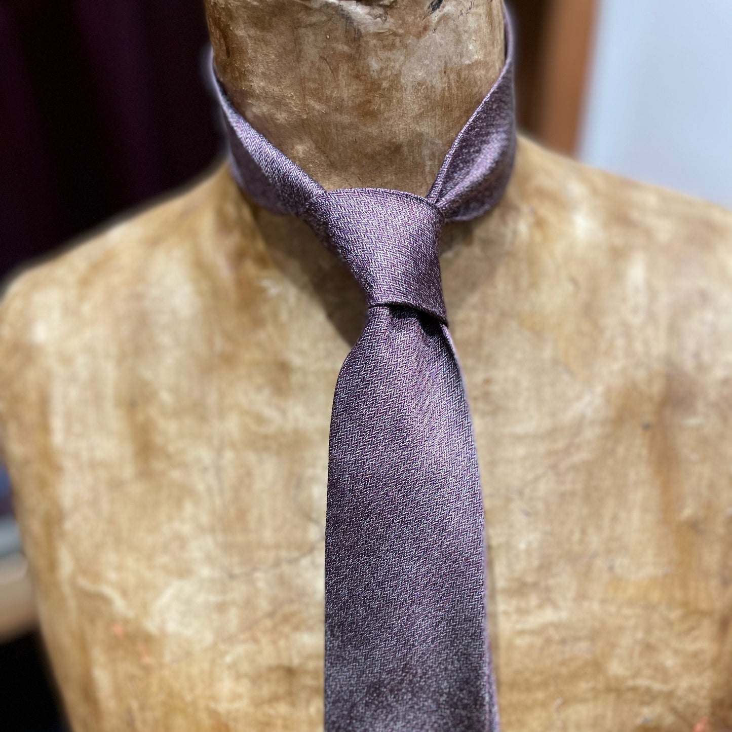 Ručně šitá hedvábná kravata - šedo-fialová JDobias-tailoring