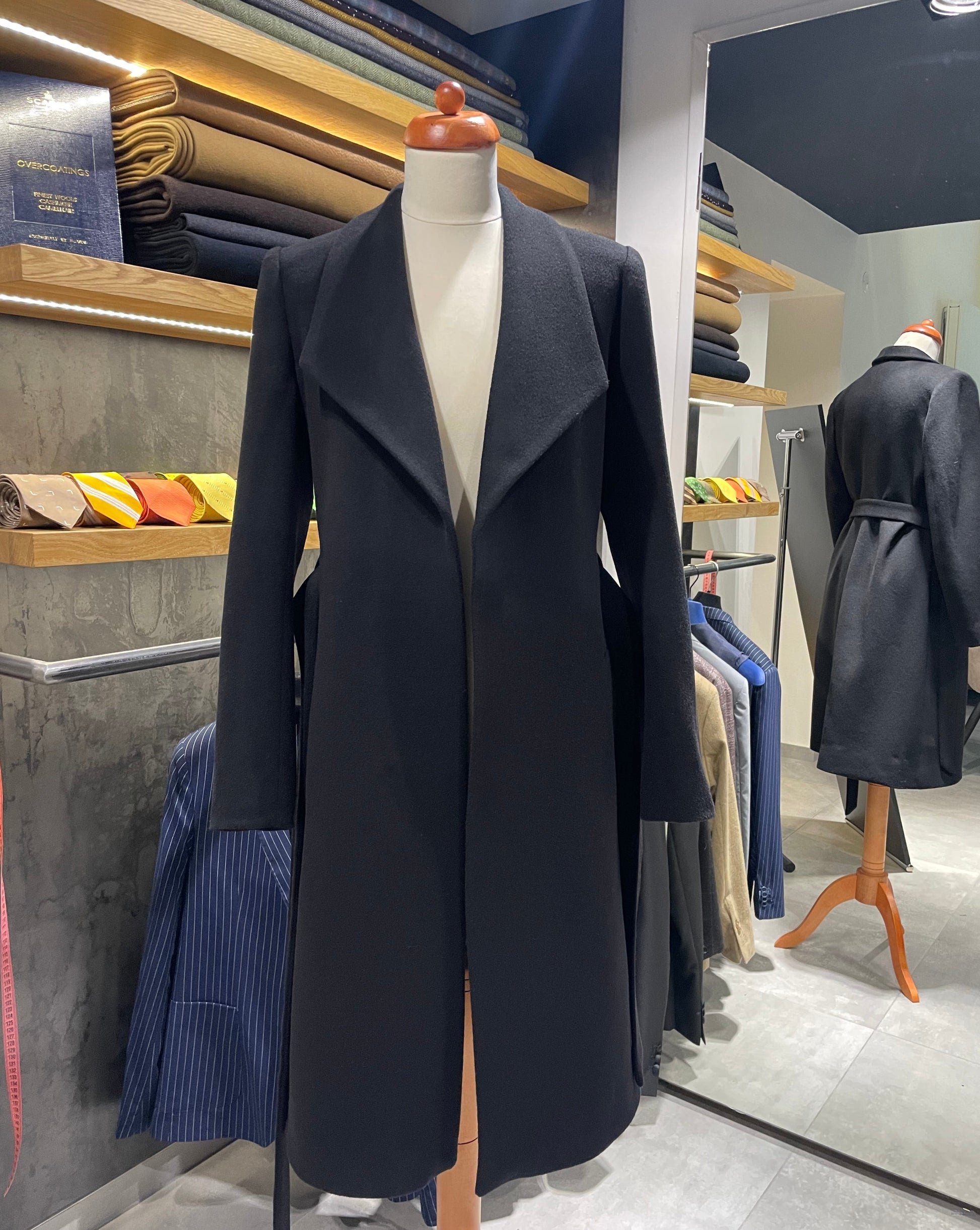 Dámský kabát na míru dle vlastního návrhu (poukaz) JDobias-tailoring